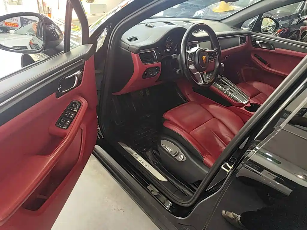 Porsche Macan — миниатюра 16