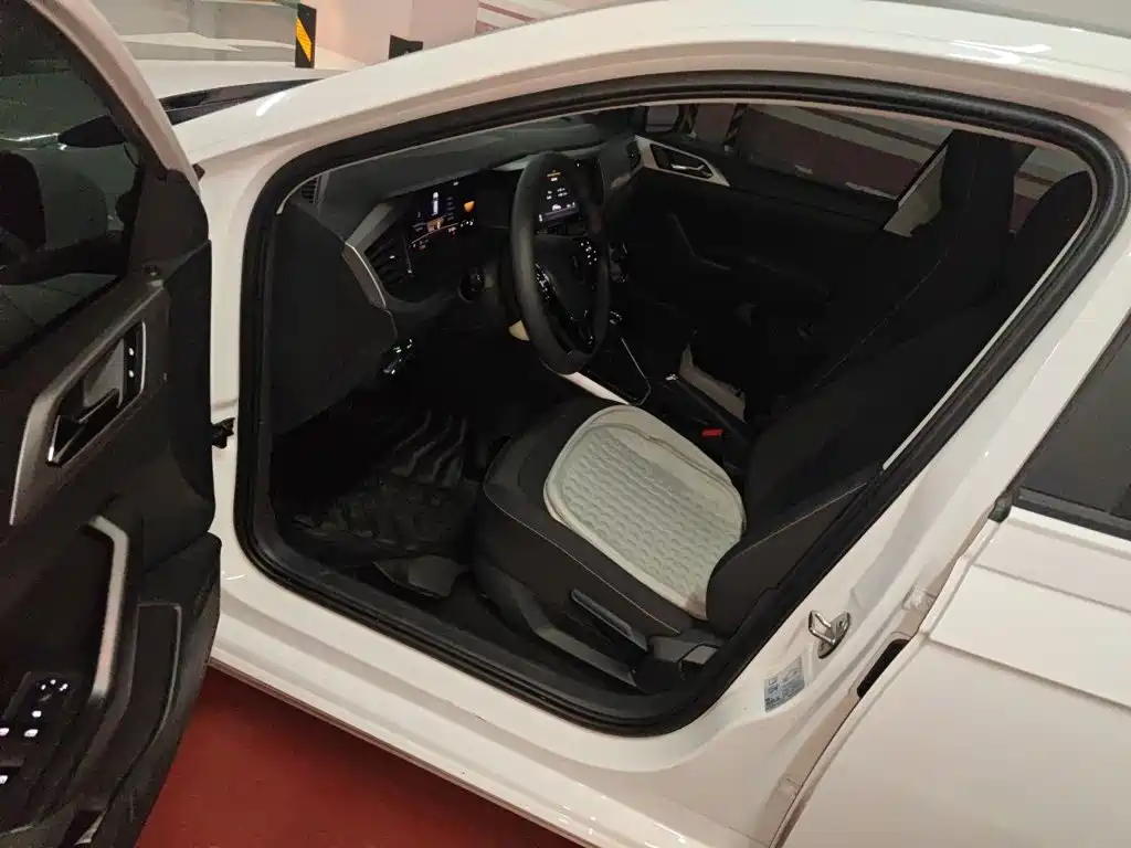 Volkswagen Polo — миниатюра 12