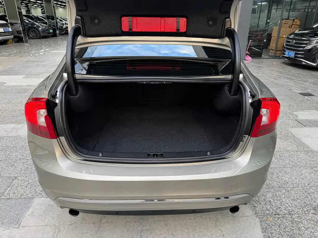Volvo S60 — миниатюра 12