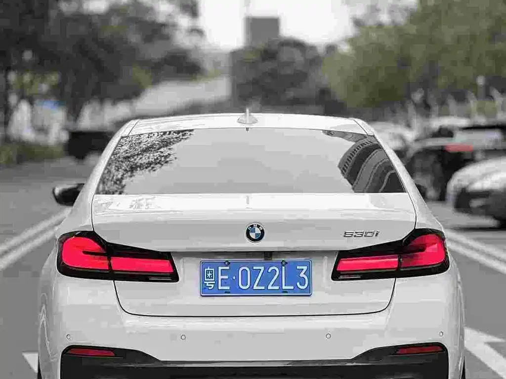 BMW 5 SERIES