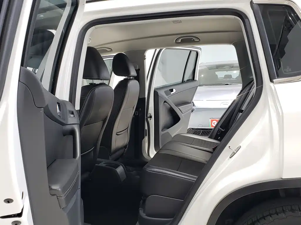 Volkswagen Tiguan — миниатюра 7