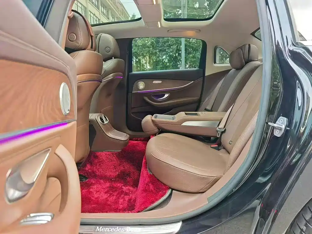 Mercedes-Benz E-Class — миниатюра 4