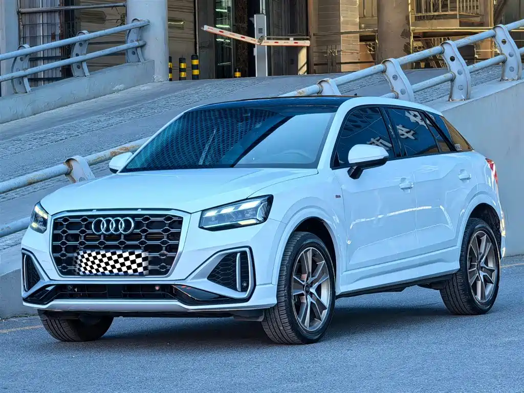Audi Q2L 2024
