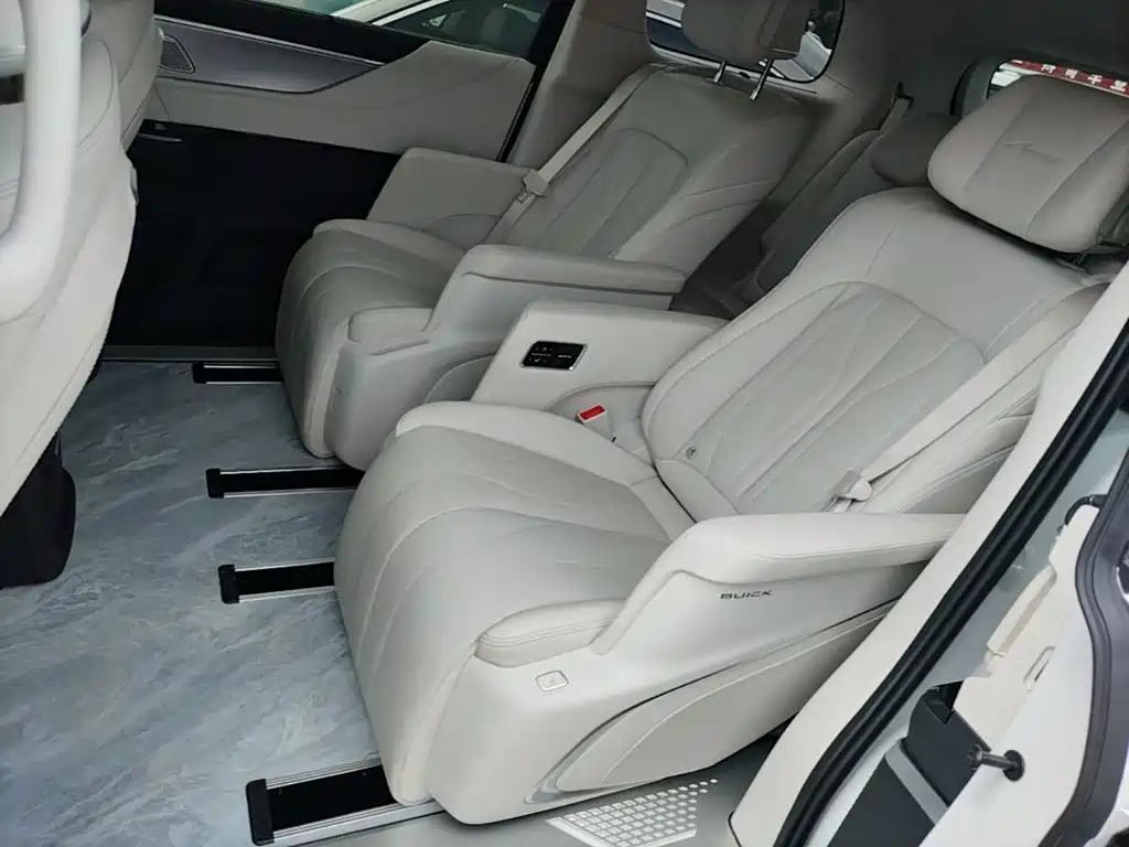 Buick GL8 Hybrid — миниатюра 17