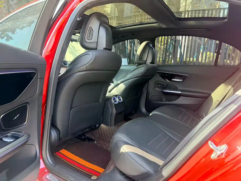 Mercedes-Benz C-Class — миниатюра 5