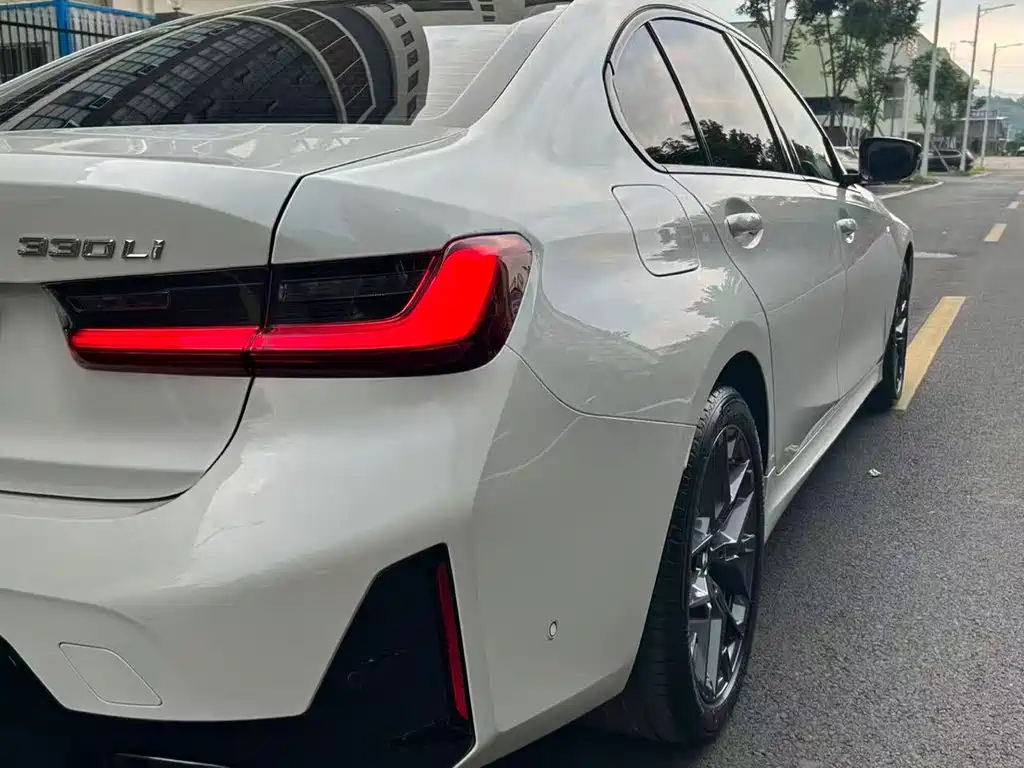 BMW 3 Series — миниатюра 8