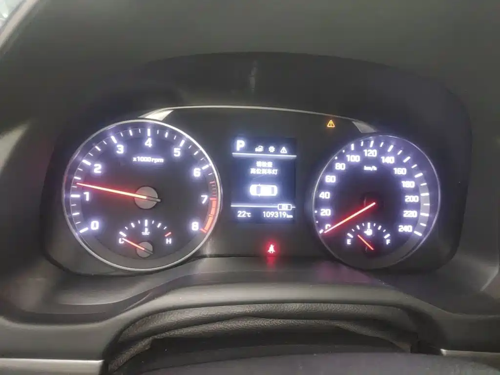 Hyundai Elantra — миниатюра 12