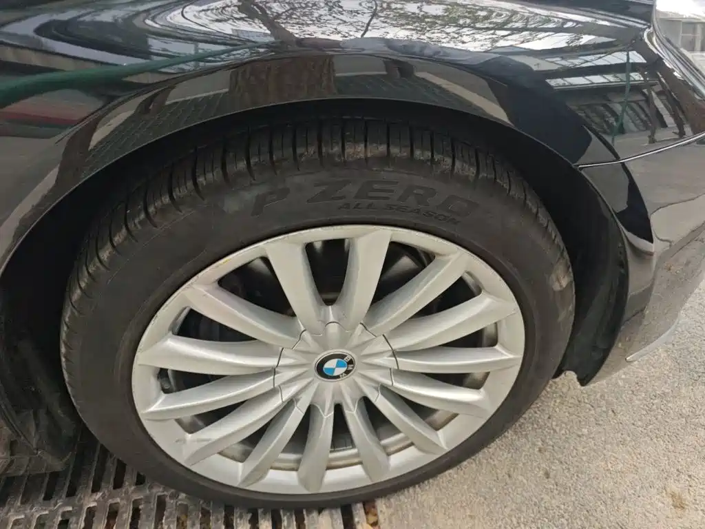 BMW 7 Series — миниатюра 8