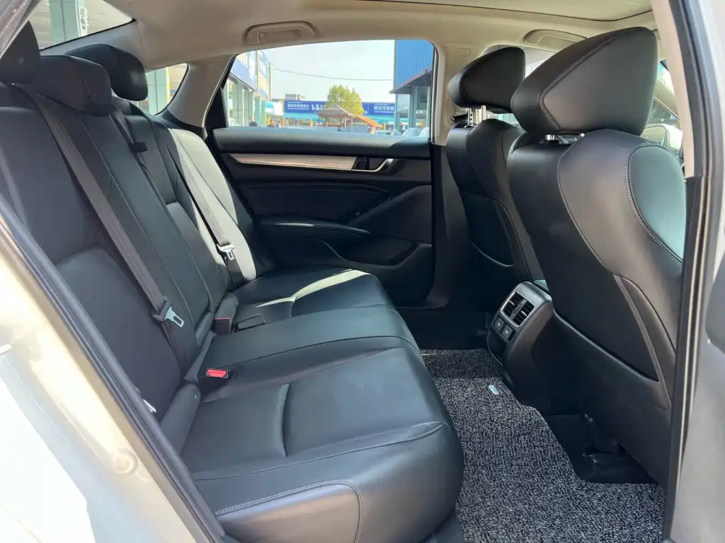 Honda Accord — миниатюра 8