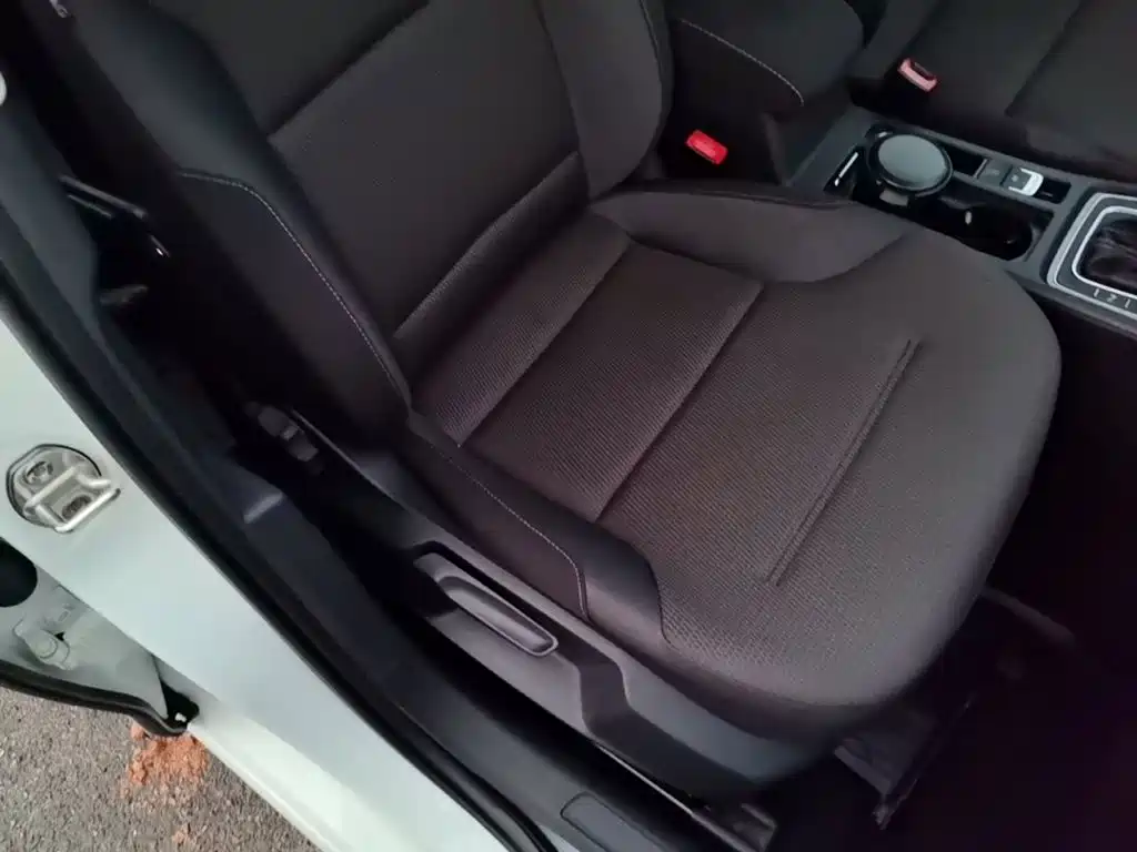 Volkswagen Golf — миниатюра 25