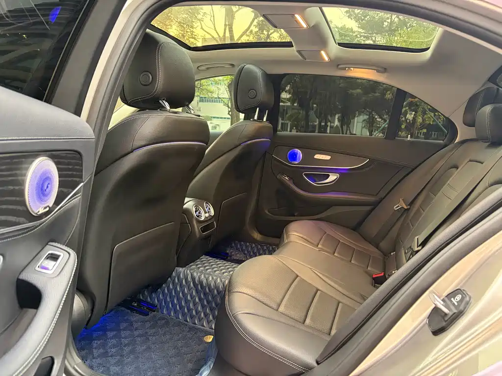 Mercedes-Benz C-Class — миниатюра 7