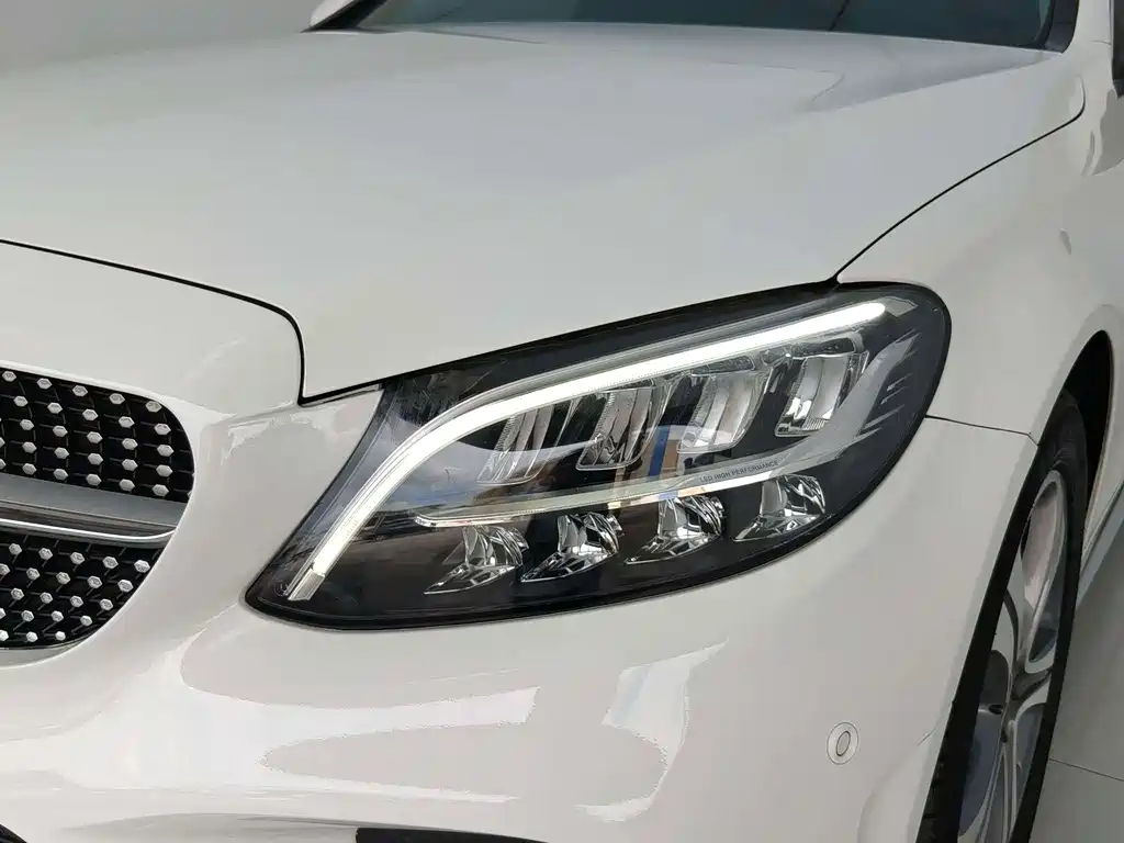 Mercedes-Benz C-Class — миниатюра 5