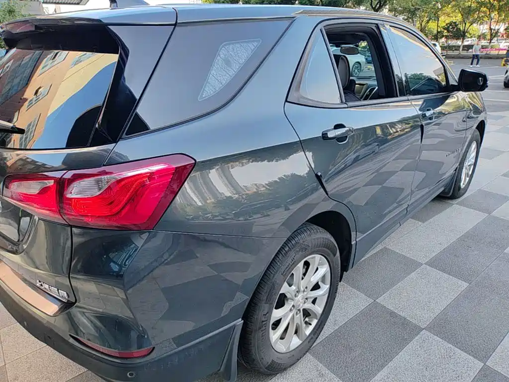 Chevrolet Equinox — миниатюра 7