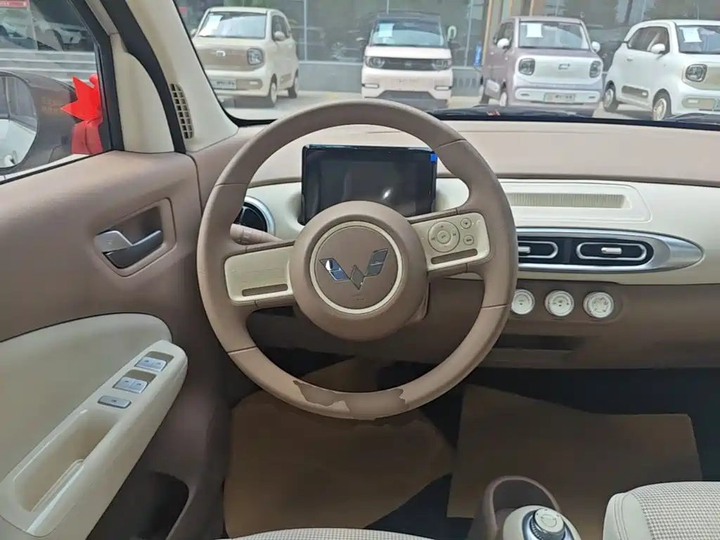 Wuling MINIEV — миниатюра 11