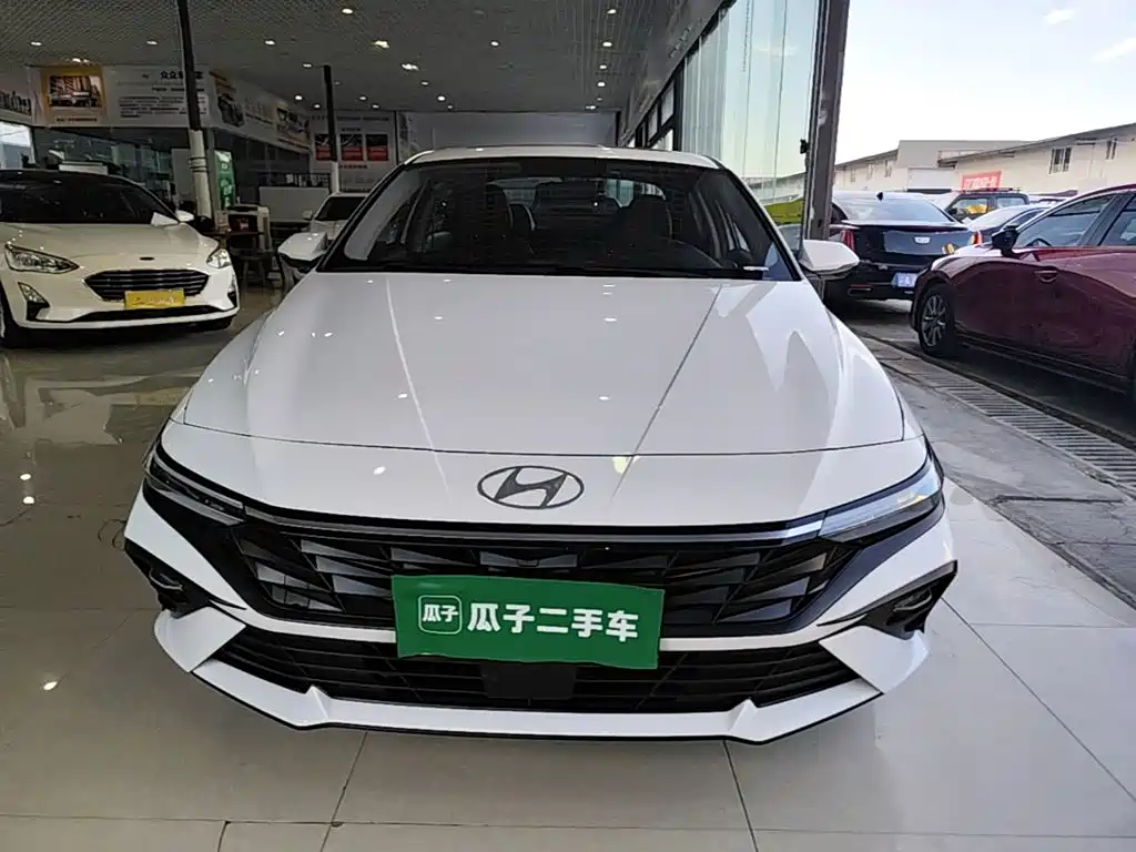 Hyundai Elantra — миниатюра 3