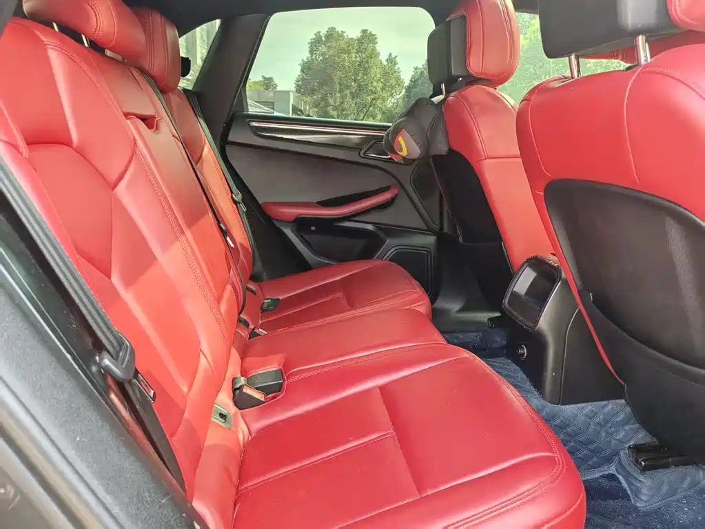 Porsche Macan — миниатюра 12