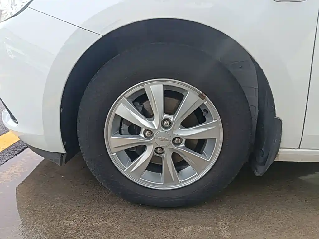 Chevrolet Sail — миниатюра 23