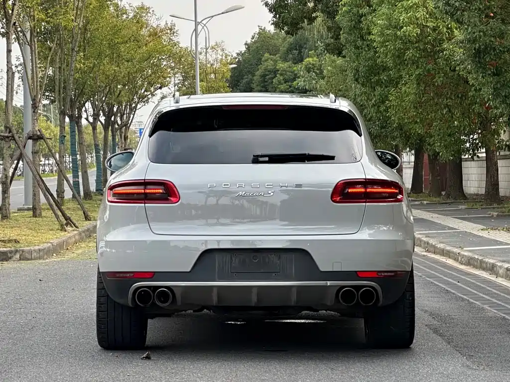 Porsche Macan — миниатюра 3