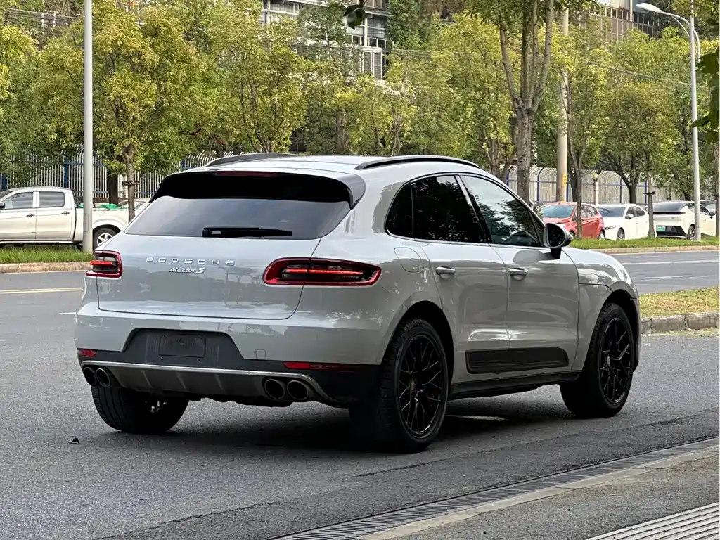 Porsche Macan — миниатюра 5