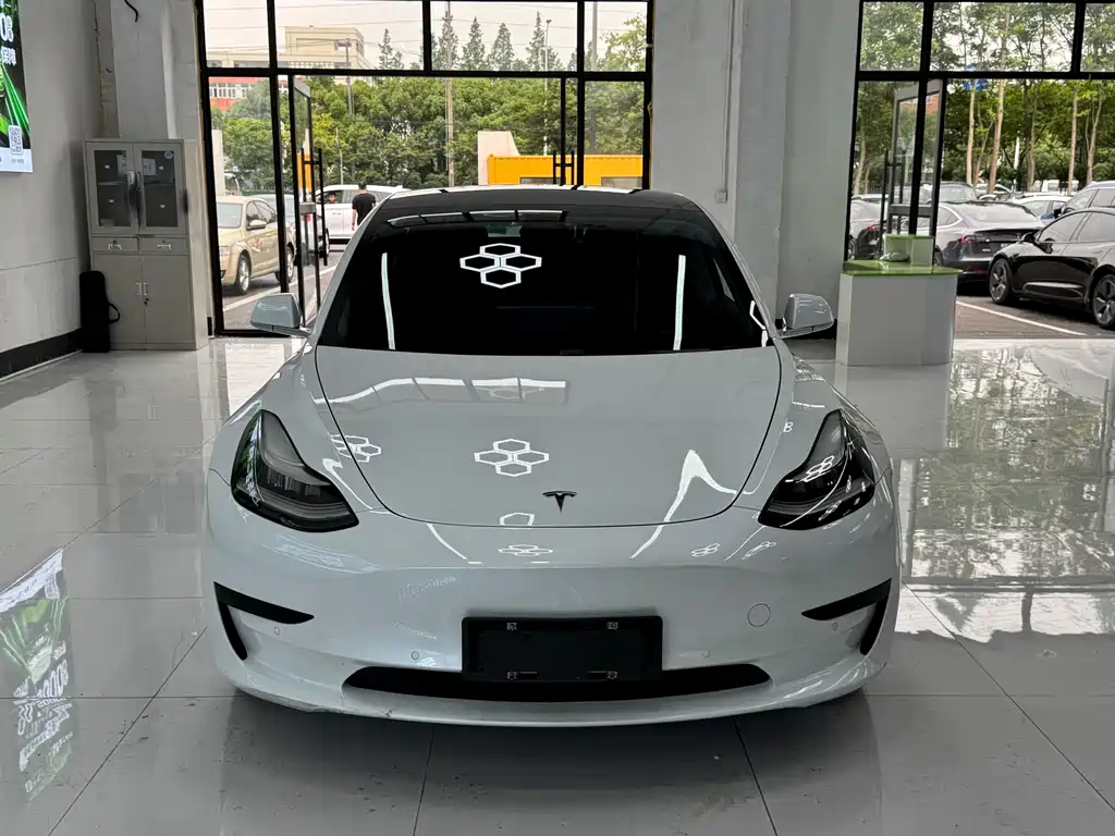 Tesla Model 3 — миниатюра 11