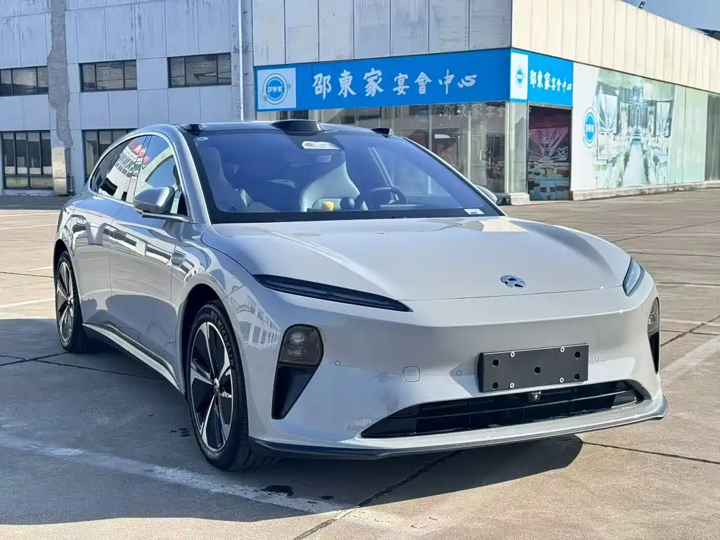 NIO NIO ET5T