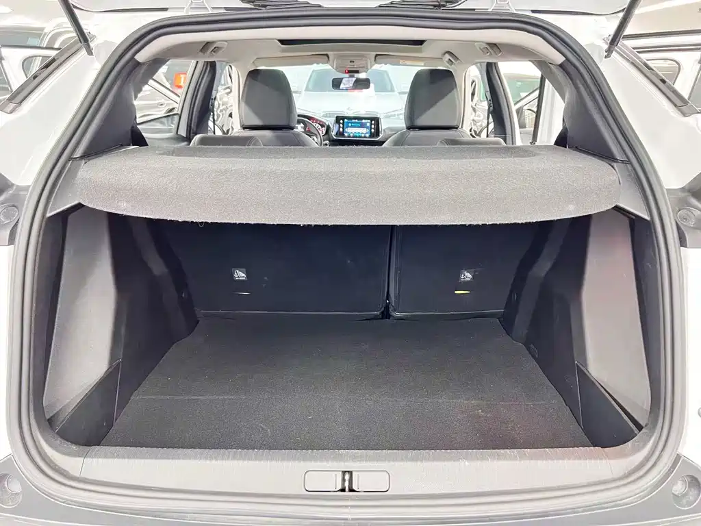 Peugeot 2008 — миниатюра 18