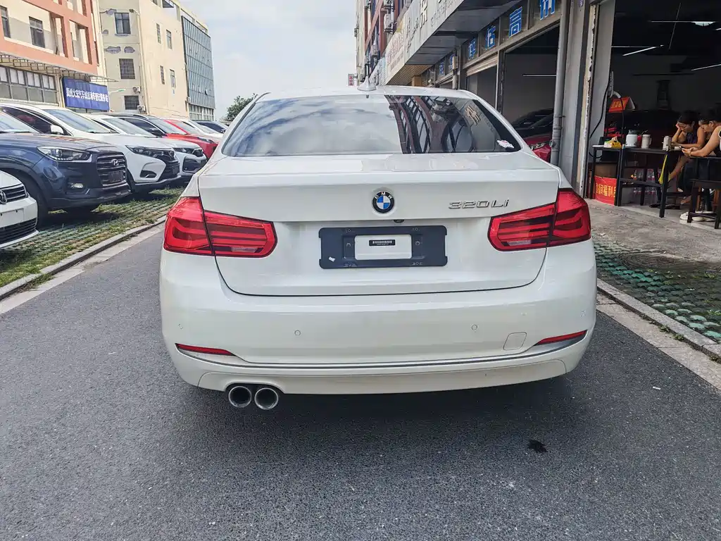 BMW 3 Series — миниатюра 6