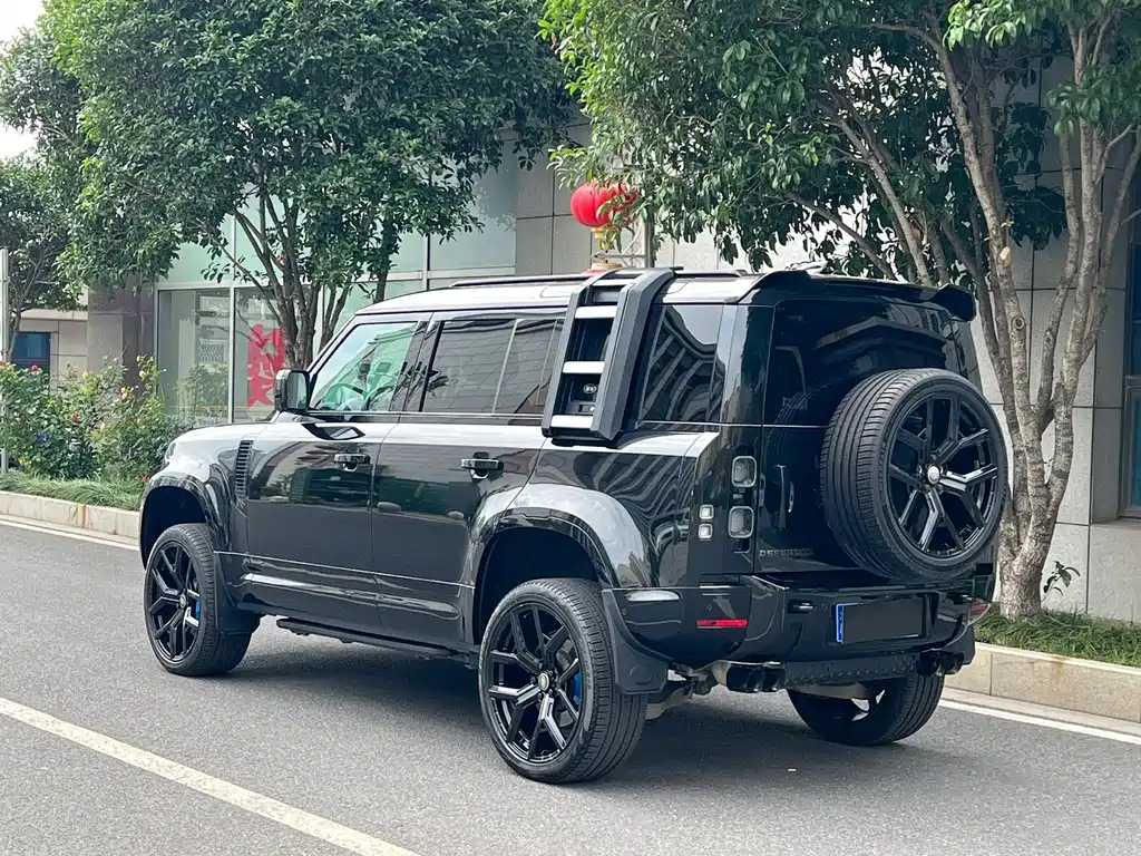 Land Rover Defender — миниатюра 3