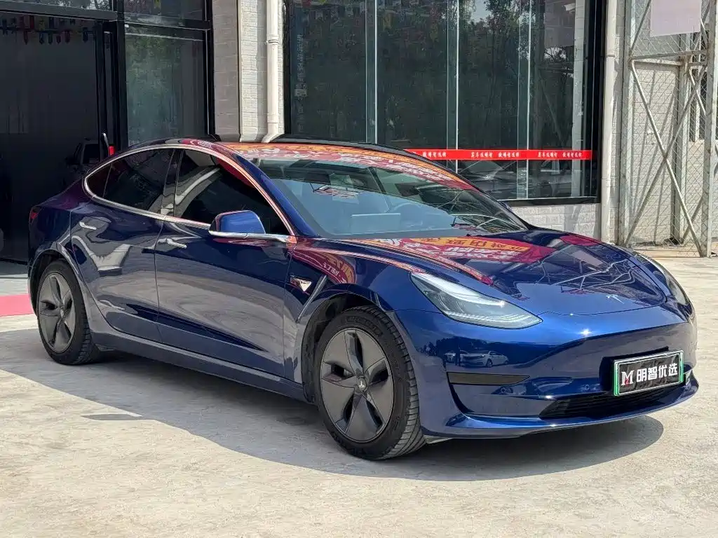 Tesla Model 3 — миниатюра 3