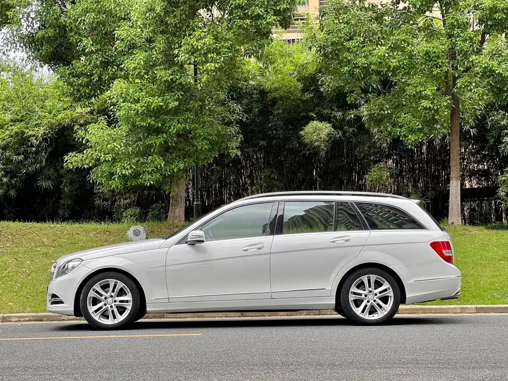 Mercedes-Benz C-Class (Import) — миниатюра 3