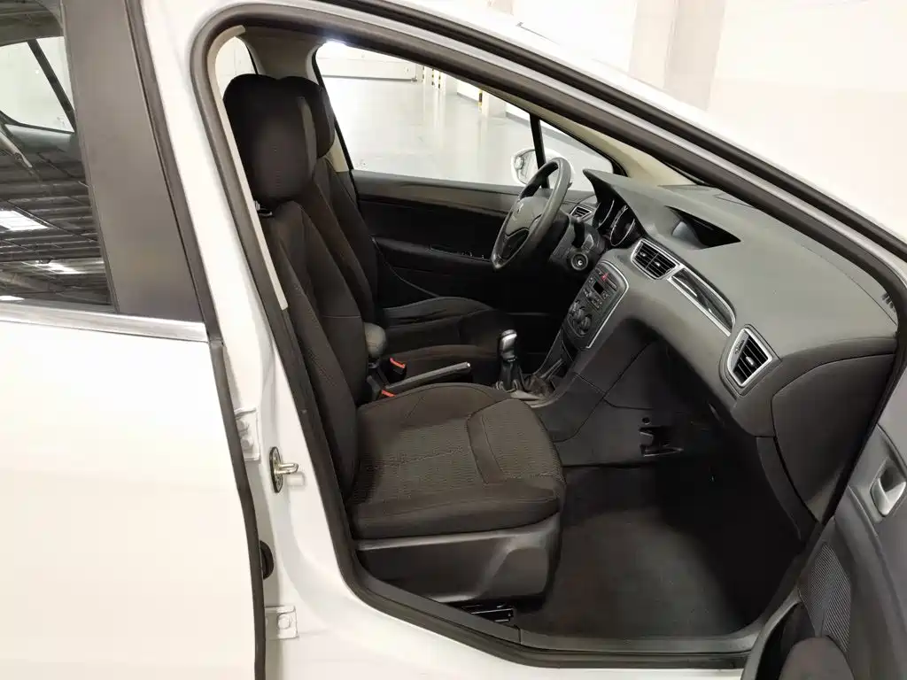 Peugeot 308 — миниатюра 23