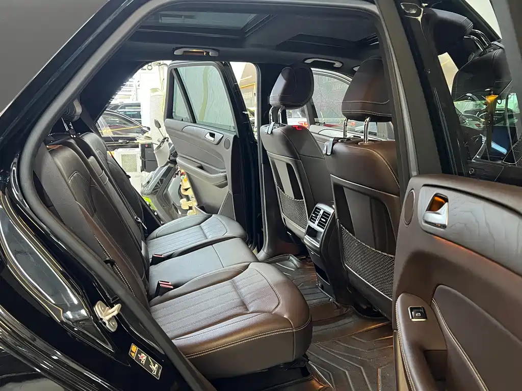 Mercedes-Benz GLE (Import) — миниатюра 11
