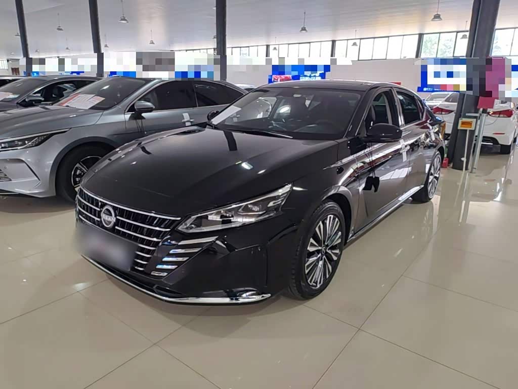Nissan Teana 2.0 л 2024 г. Чёрный, пробег 12500 км