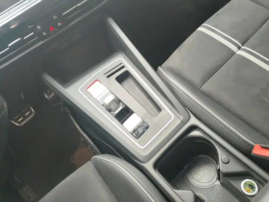 Volkswagen Golf — миниатюра 16