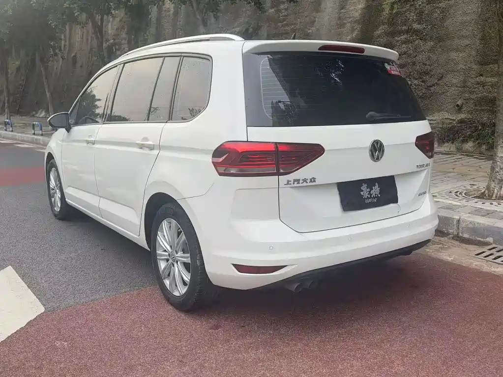 Volkswagen Touran — миниатюра 6