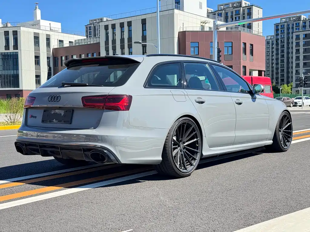 Audi RS 6 2016 RS 6 4.0T Avant