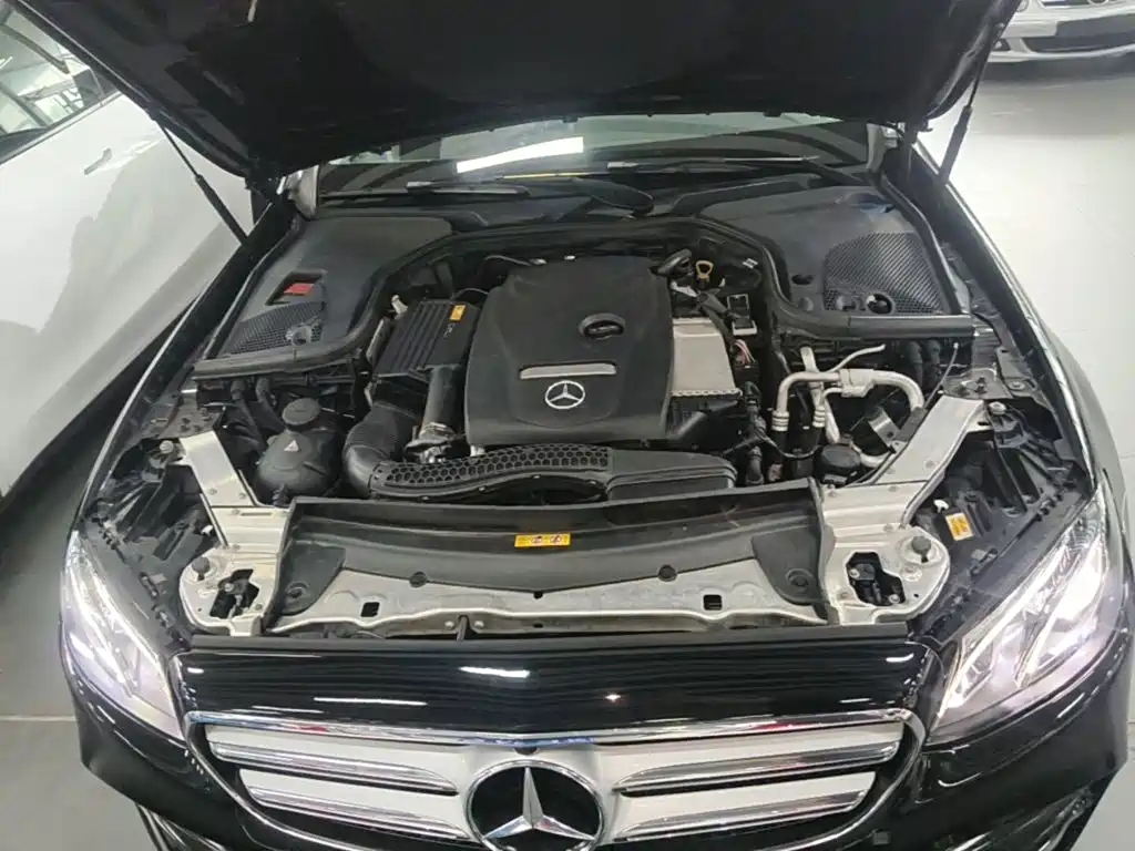 Mercedes-Benz E-Class — миниатюра 20