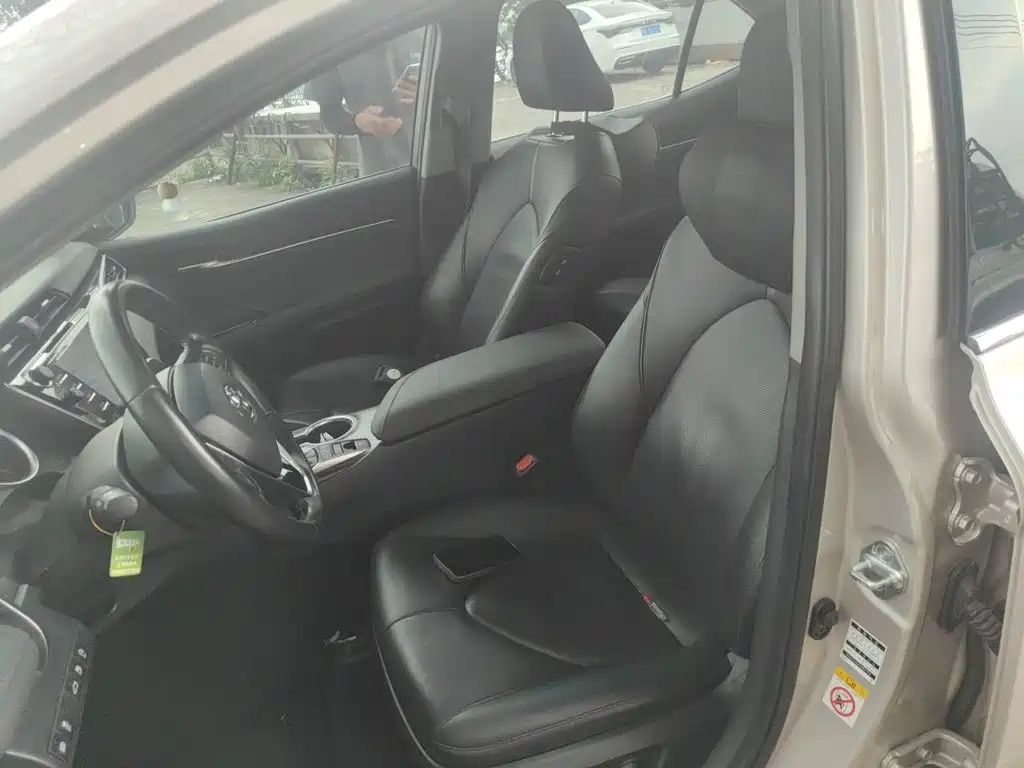 Toyota Camry — миниатюра 11