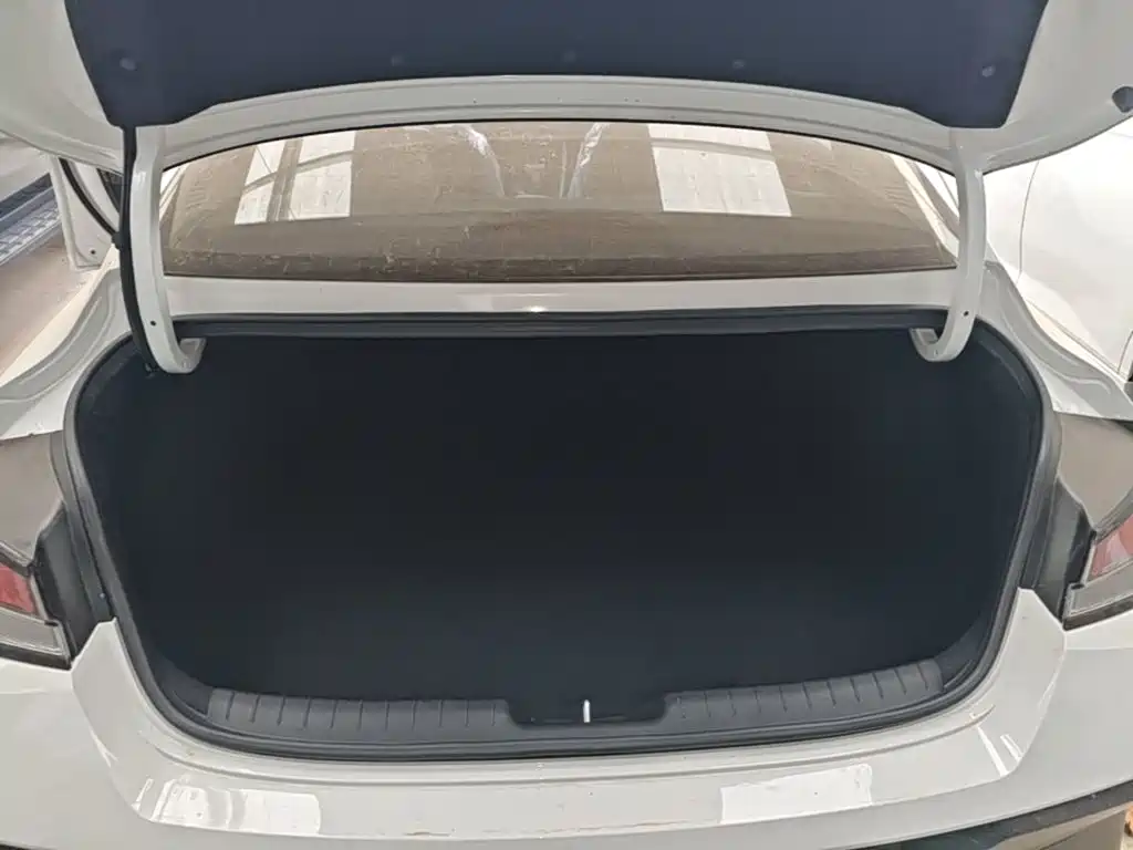 Hyundai Elantra — миниатюра 19