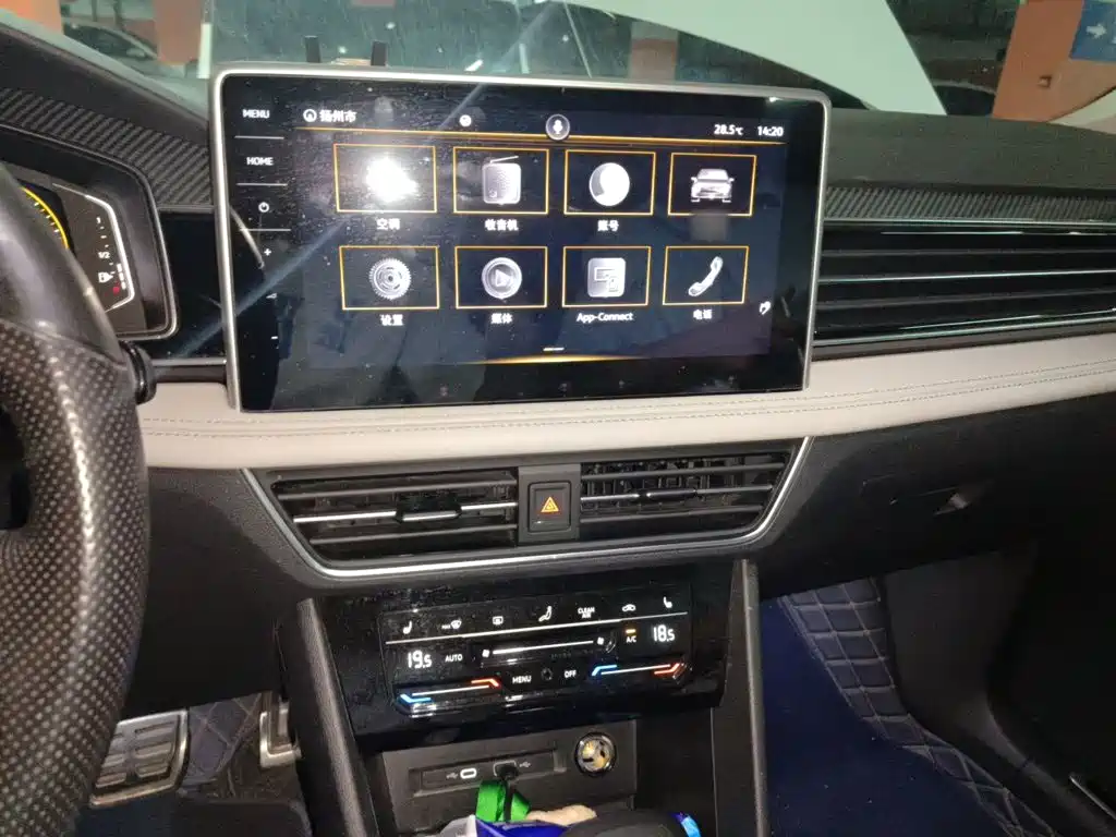 Volkswagen Tiguan L — миниатюра 6