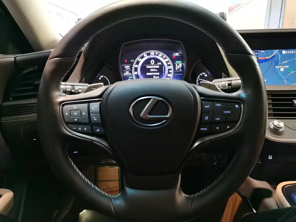 Lexus LS 2020 500h V