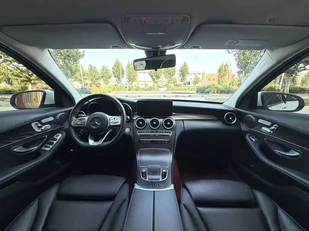 Mercedes-Benz C-Class — миниатюра 7