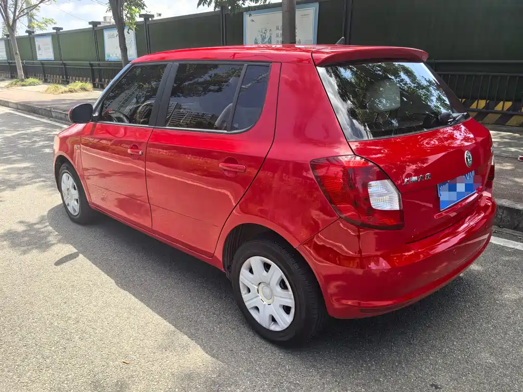Skoda Fabia — миниатюра 7