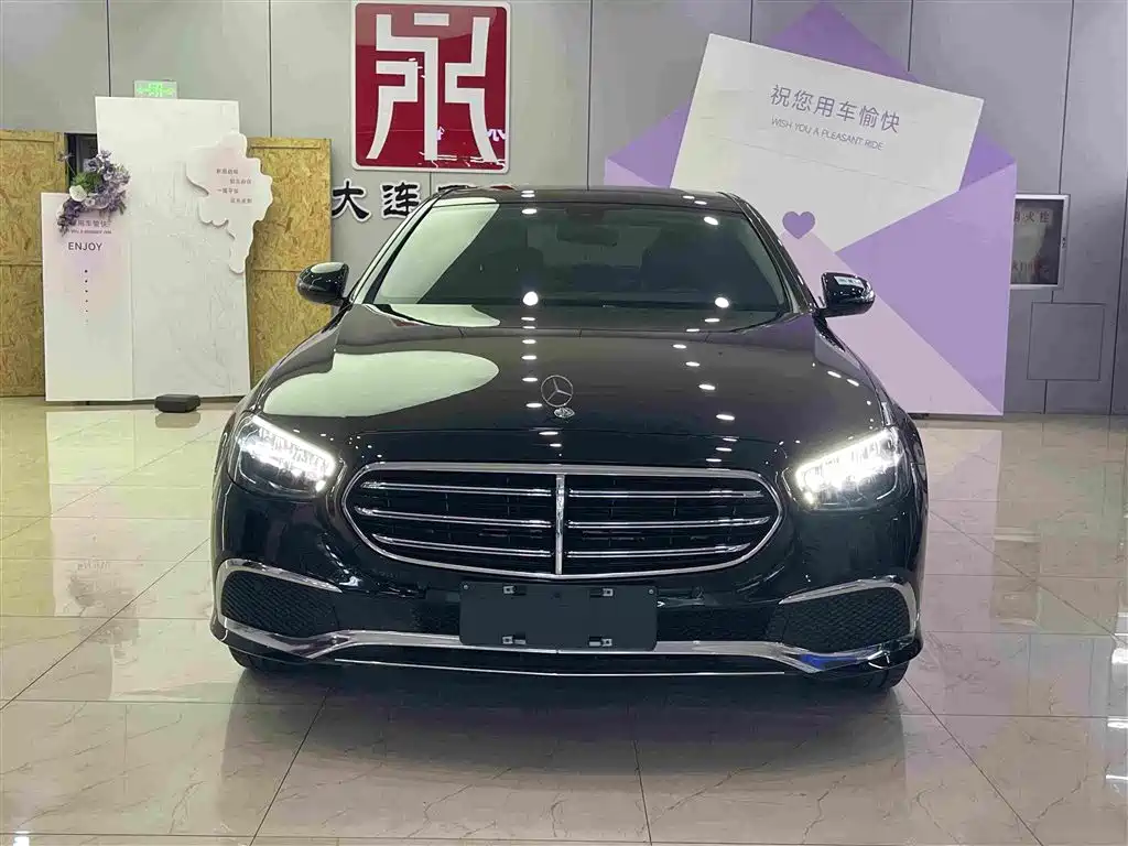 Mercedes-Benz E-Class — миниатюра 3