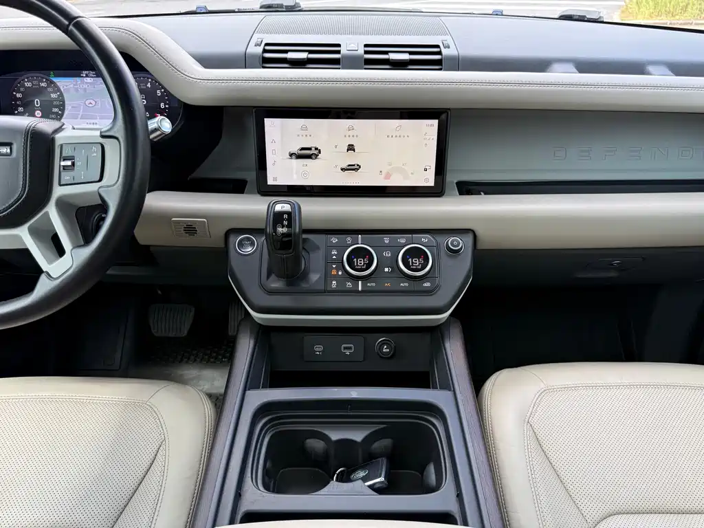 Land Rover Defender — миниатюра 9