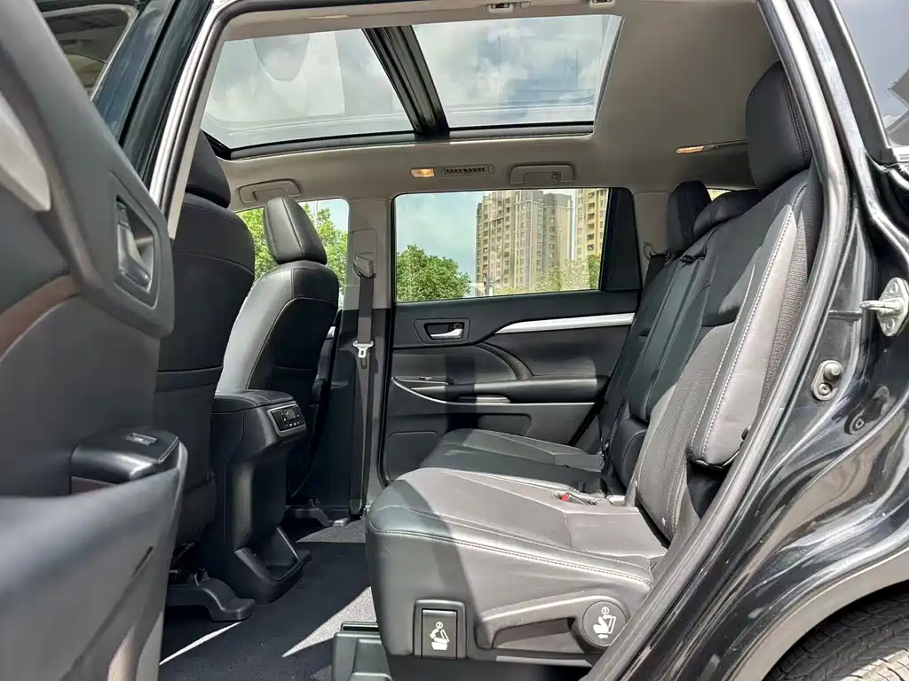 Toyota Highlander — миниатюра 7