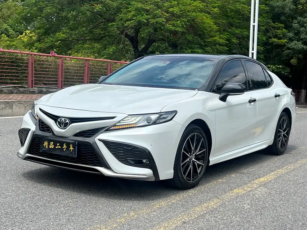 Toyota Camry 2021