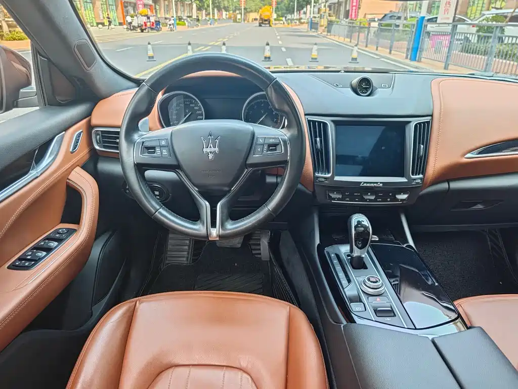 Maserati Levante — миниатюра 14