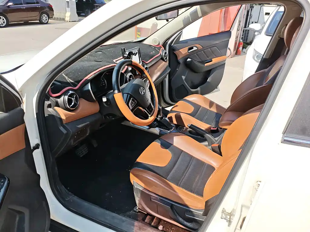 BAIC Senova X35 — миниатюра 14