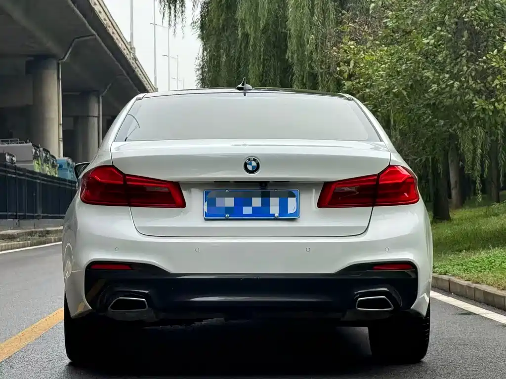 BMW 5 Series — миниатюра 16